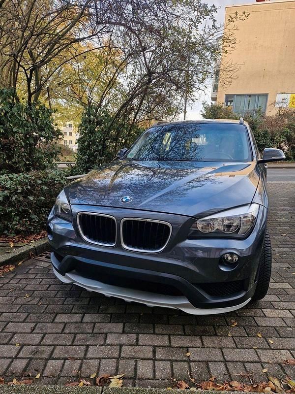 Silber Gebraucht 2014 BMW X1 Sport Line SUV | 13.000 € (Fairer Preis) - Bild 1/4