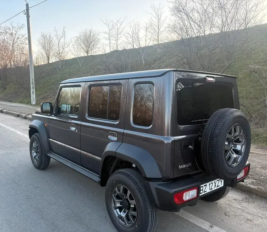 Neu Suzuki Jimny 102 PS (75 kW) 2025 Grau SUV
