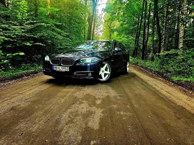 Blau Gebraucht 2015 BMW 525 Sport Line Kombi | 10.000 € (Fairer Preis) - Bild 1/4