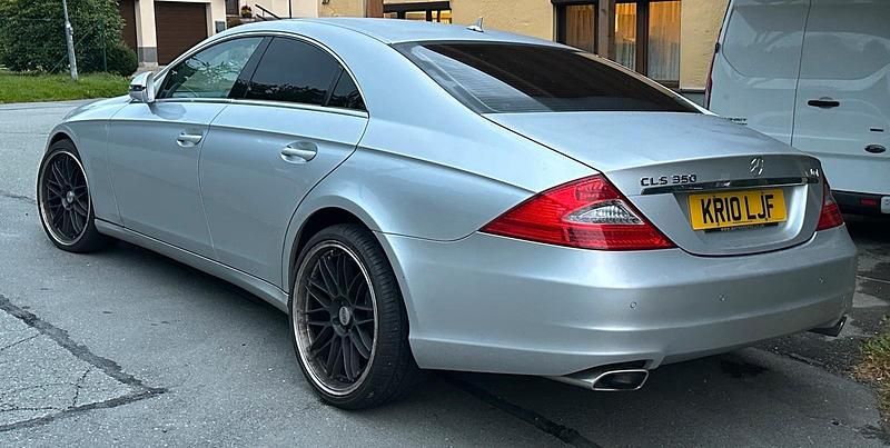 Gebraucht Mercedes CLS350 265 PS (194 kW) 2010 Silber Coupé