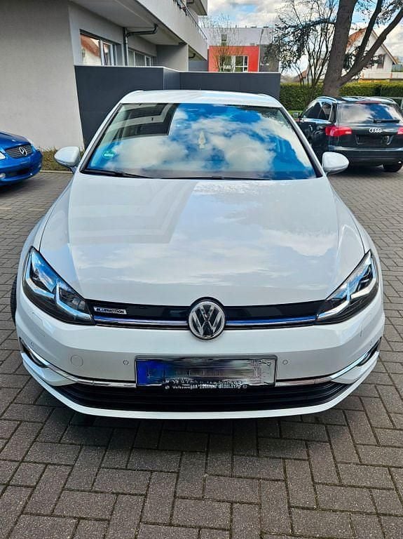 Gebraucht VW Golf VII Join 131 PS (96 kW) 2019 Weiß Limousine