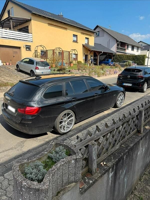 Gebraucht BMW 525 204 PS (150 kW) 2012 Schwarz Kombi