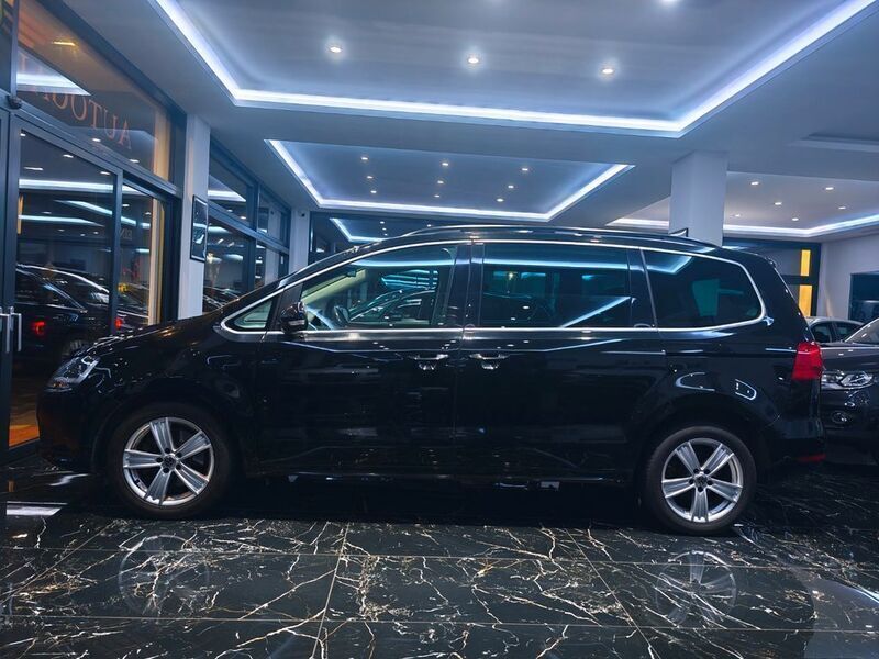 Schwarz Gebraucht 2011 VW Sharan Comfortline Van / Kleinbus | 6.350 € (Etwas zu teuer) - Bild 1/4