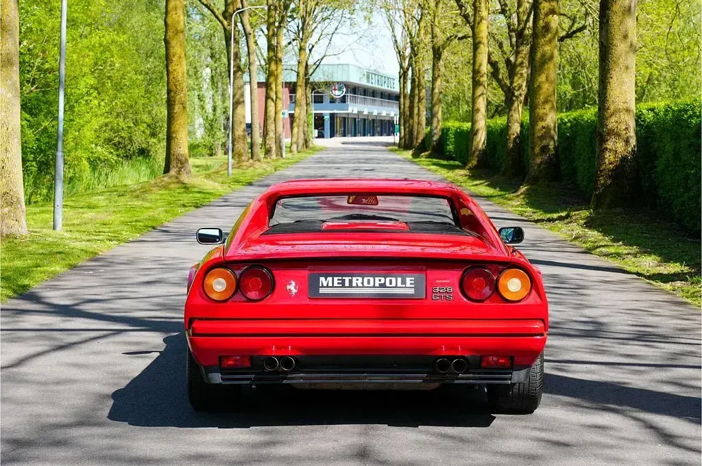 Gebraucht Ferrari 328 271 PS (199 kW) 1988 Rot Cabrio