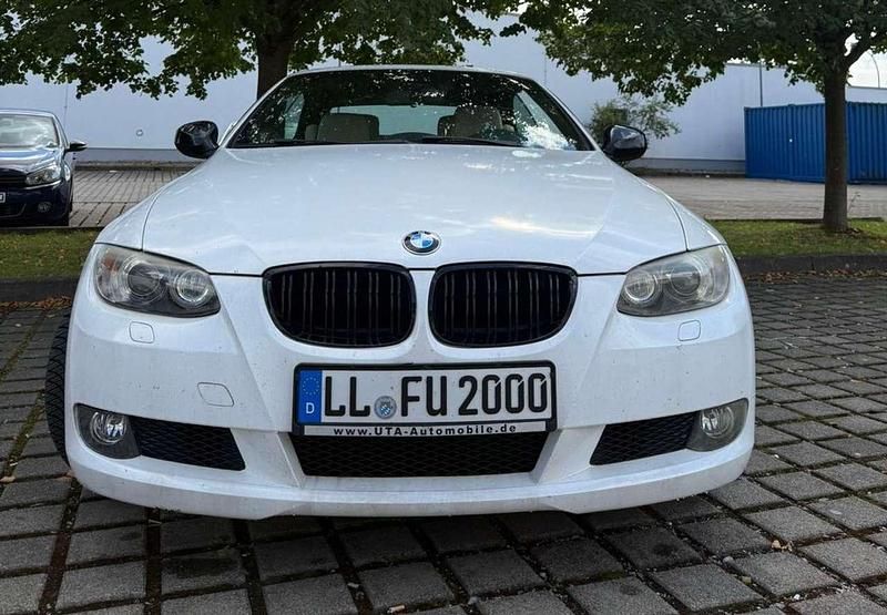 Weiß Gebraucht 2010 BMW 330 Cabriolet Cabrio | 11.799 € (Superpreis) - Bild 1/4
