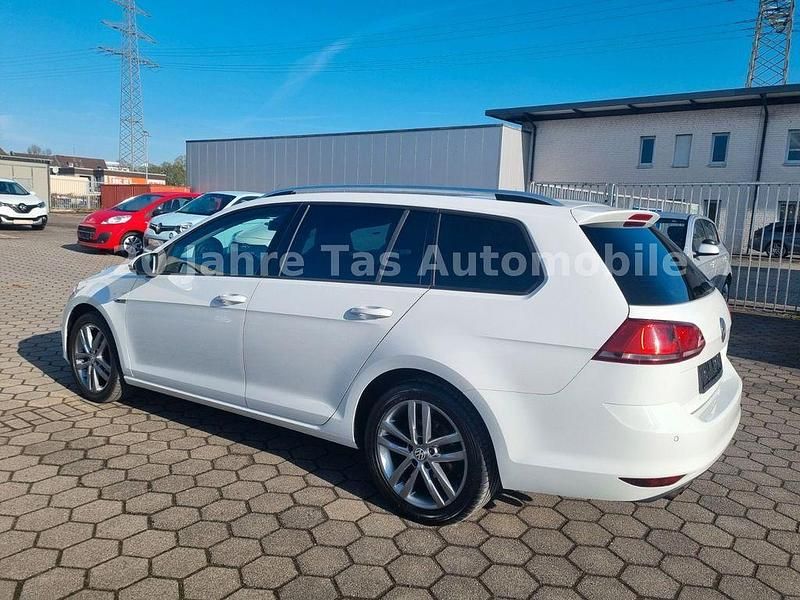 Gebraucht VW Golf VII LOUNGE 125 PS (91 kW) 2015 Pure white Kombi