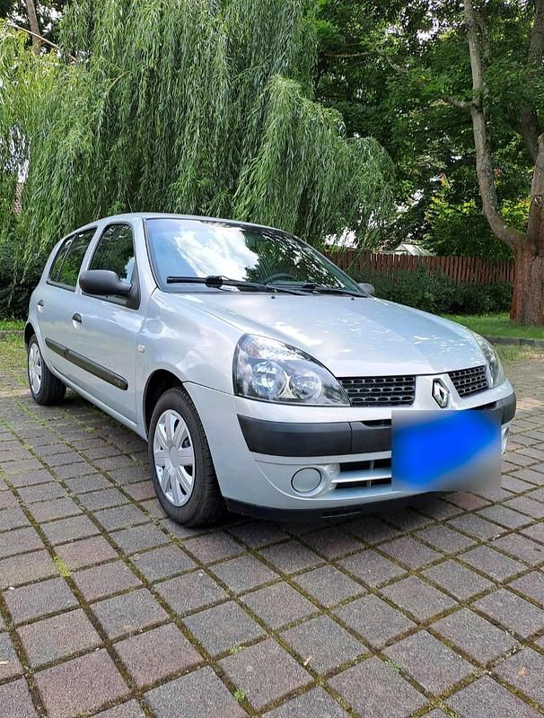 Gebraucht Renault Clio II 75 PS (55 kW) 2003 Silber Kleinwagen