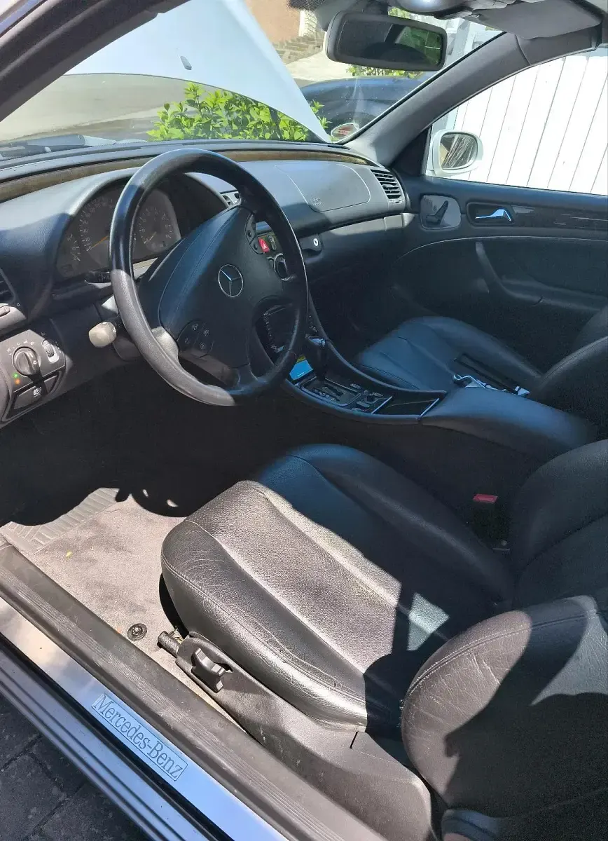 Gebraucht Mercedes CLK230 197 PS (144 kW) 2001 Silber Cabrio