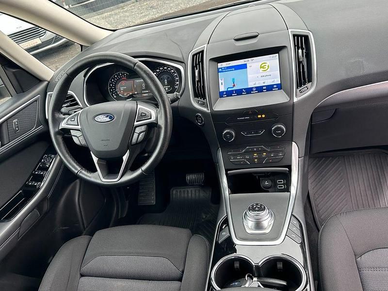 Gebraucht Ford Galaxy Titanium 190 PS (139 kW) 2021 Silber Van / Kleinbus