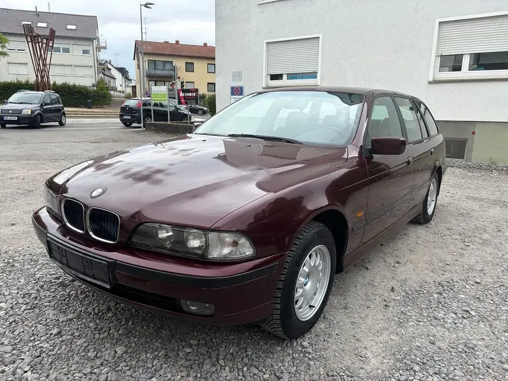 Gebraucht BMW 523 170 PS (125 kW) 1998 Rot Limousine
