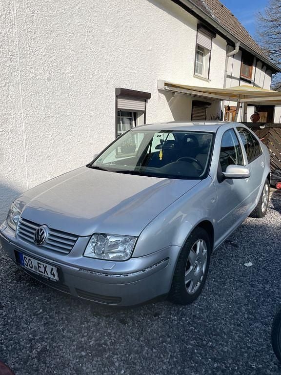 Gebraucht VW Bora Highline 116 PS (85 kW) 1999 Silber Limousine