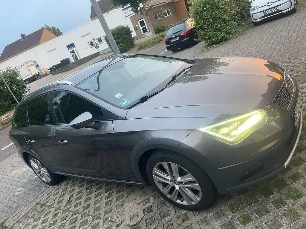 Gebraucht Seat Leon X-Perience 150 PS (110 kW) 2014 Grau Kombi