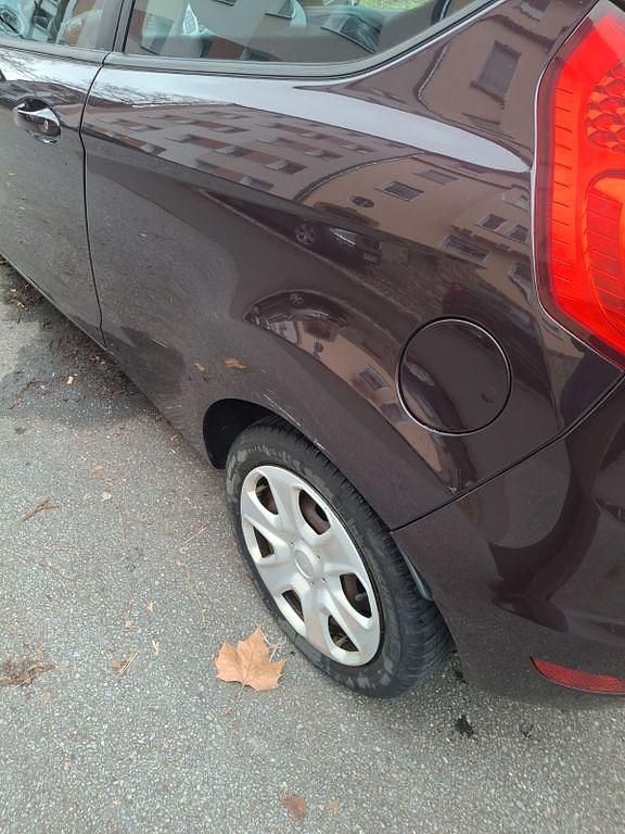 Gebraucht Ford Fiesta Ambiente 82 PS (60 kW) 2010 Violet Limousine