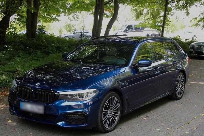 Blau Gebraucht 2019 BMW 540 M Sport Kombi | 22.900 € (Superpreis) - Bild 1/4