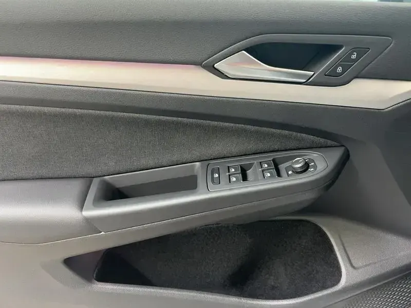Gebraucht VW Golf VIII 116 PS (85 kW) 2024 Silber Kleinwagen
