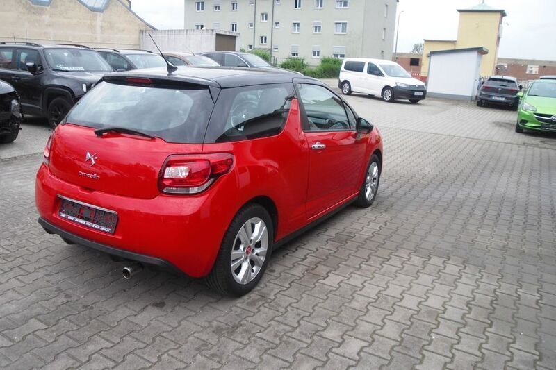 Gebraucht Citroën DS3 Chic 95 PS (69 kW) 2011 Schwarz Kleinwagen