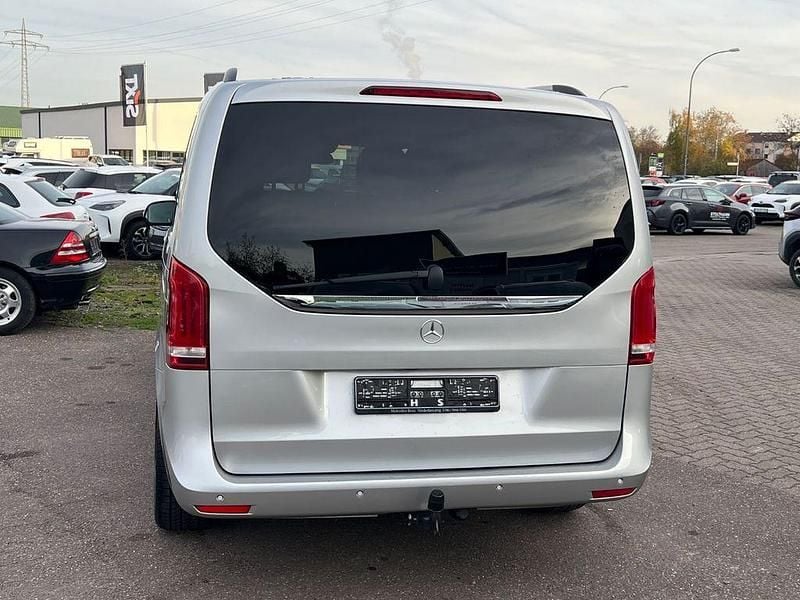 Gebraucht Mercedes V250 Edition 190 PS (139 kW) 2019 Silber Van / Kleinbus