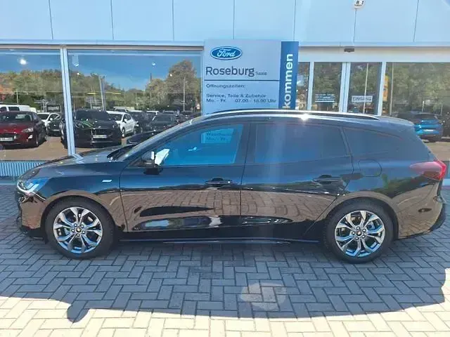 Gebraucht Ford Focus ST-Line X 116 PS (85 kW) 2023 Schwarz Limousine
