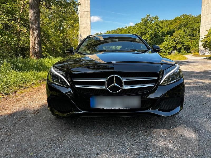Gebraucht Mercedes C220 170 PS (125 kW) 2014 Schwarz Kombi