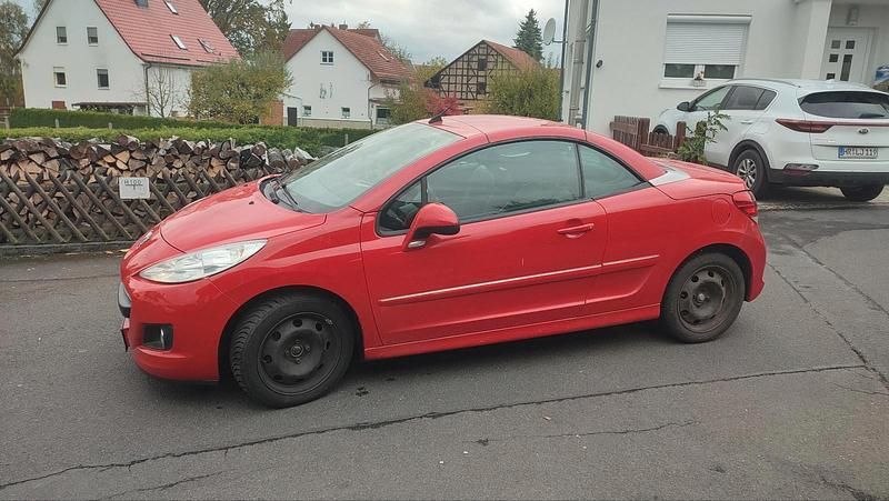 Rot Gebraucht 2009 Peugeot 207 CC Cabrio | 2.100 € (Fairer Preis) - Bild 1/4