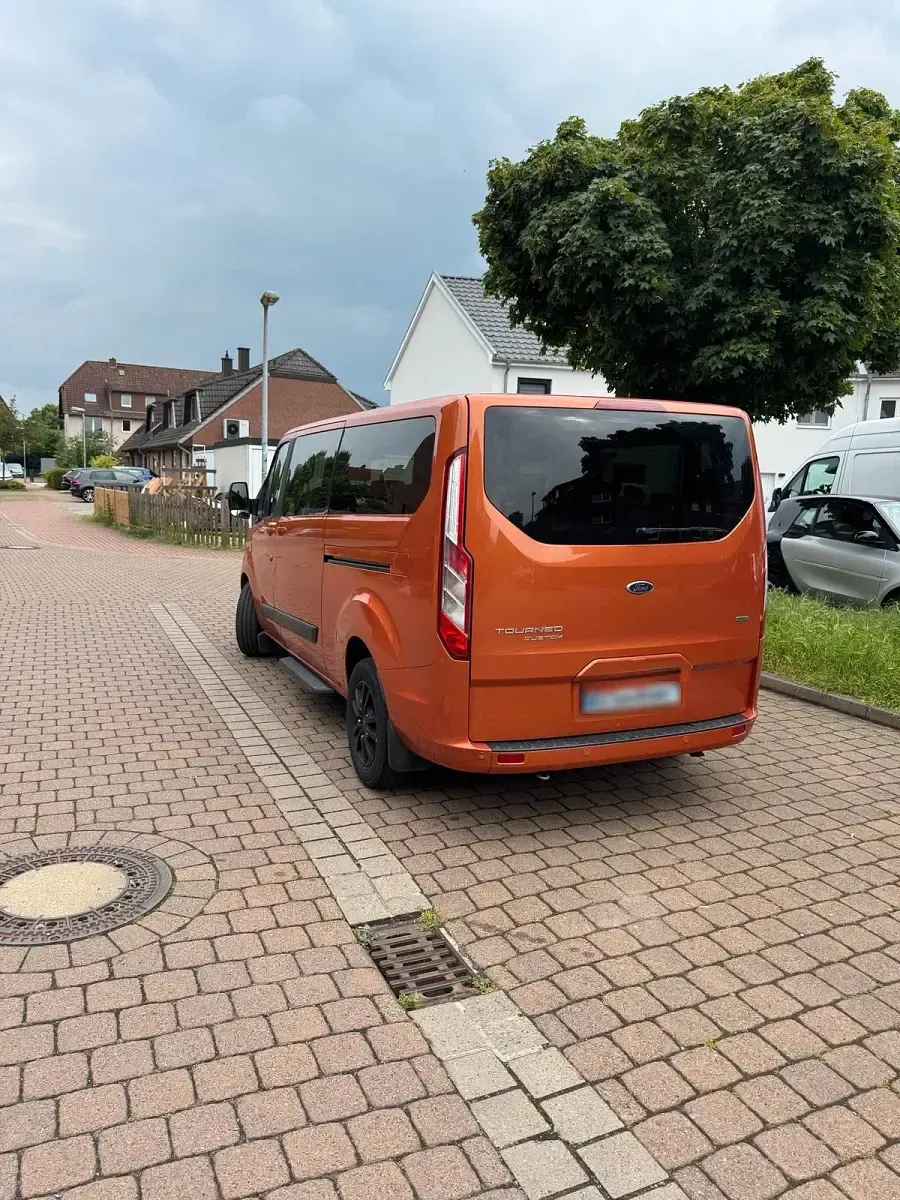 Gebraucht Ford Transit Custom 170 PS (125 kW) 2018 Orange Van / Kleinbus