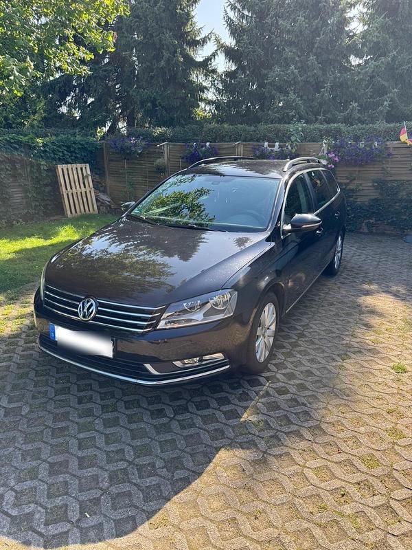 Schwarz Gebraucht 2014 VW Passat Kombi | 7.800 € (Guter Preis) - Bild 1/4