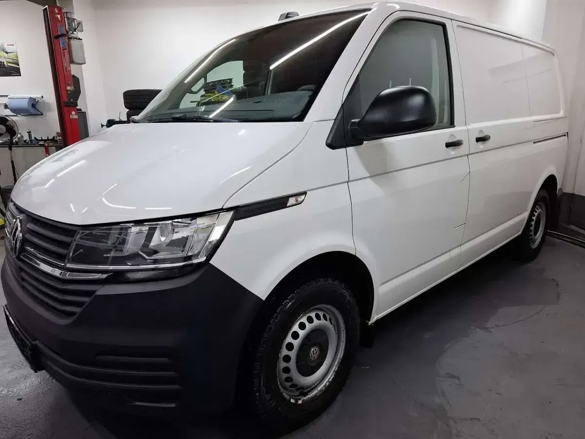 Second-hand VW Transporter 150 CP (110 kW) 2020 Alb Van