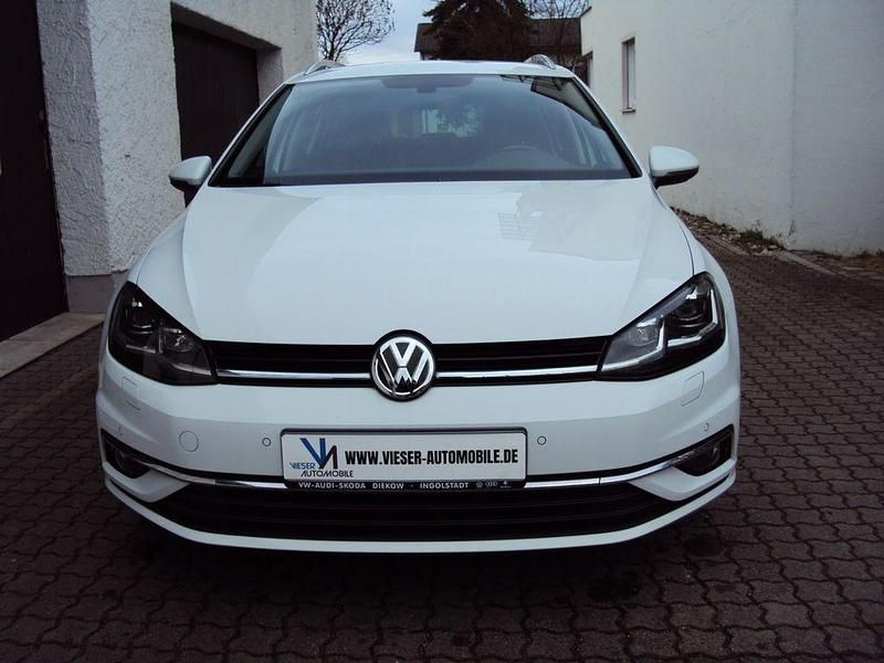 Gebraucht VW Golf VII Highline 150 PS (110 kW) 2020 Weiß Kombi