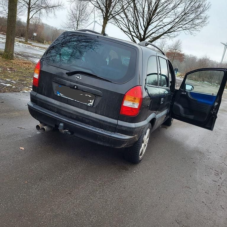 Gebraucht Opel Zafira Executive 147 PS (108 kW) 2001 Schwarz Van / Kleinbus