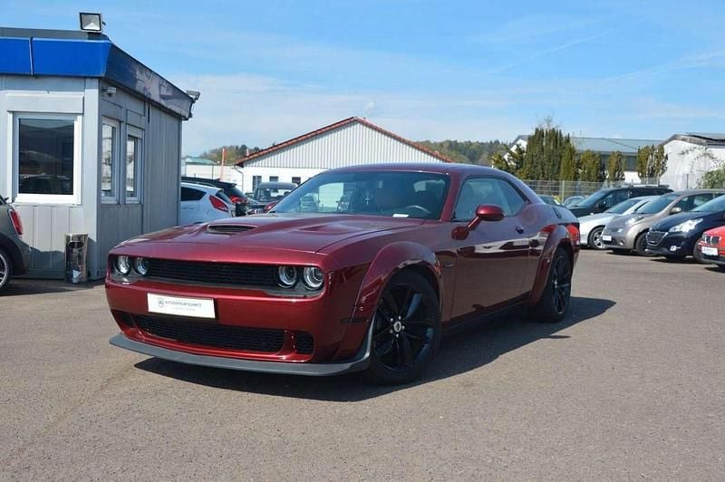Second-hand Dodge Challenger 309 CP (227 kW) 2018 Roșu Coupe