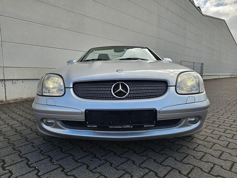Gebraucht Mercedes SLK230 197 PS (144 kW) 2003 Silber metallic Cabrio