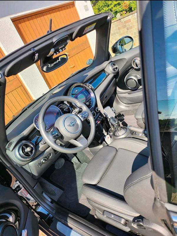 Gebraucht Mini Cooper Cabriolet 136 PS (100 kW) 2023 Schwarz Cabrio