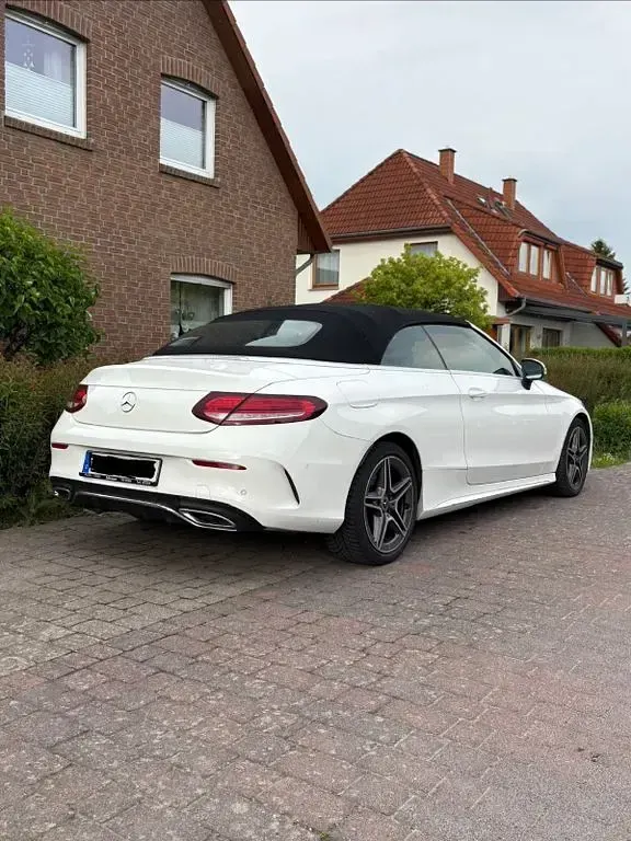 Gebraucht Mercedes C300 AMG 245 PS (180 kW) 2021 Weiß Cabrio