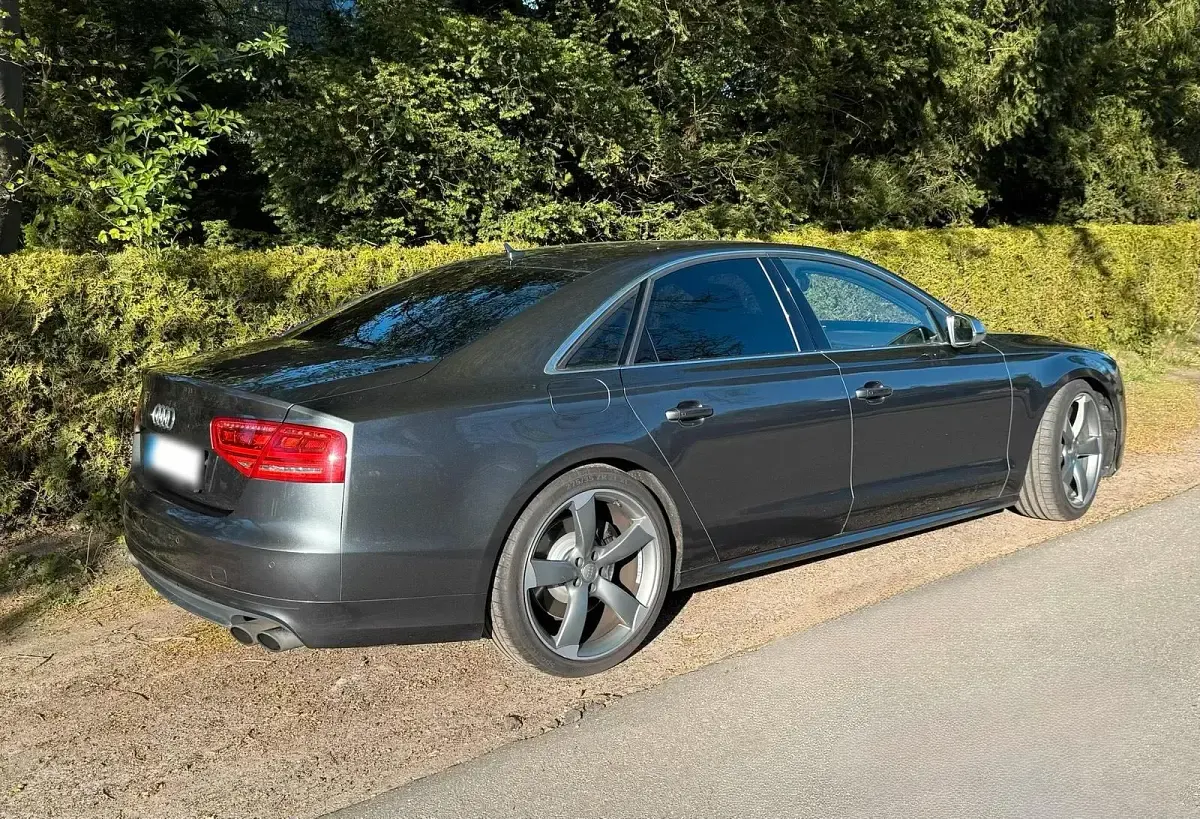 Second-hand Audi S8 Ambiente 519 CP (381 kW) 2013 Gri Berlinǎ
