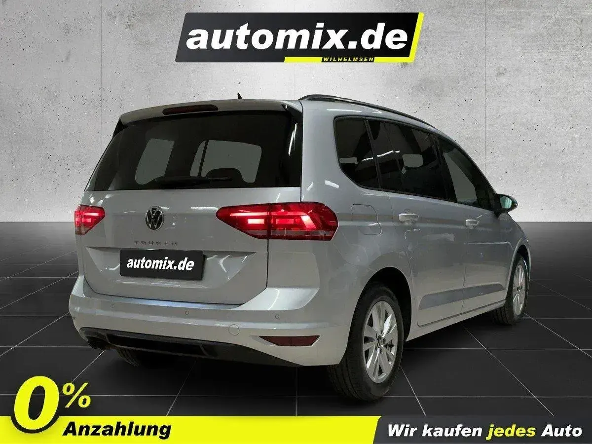 Gebraucht VW Touran Comfortline 150 PS (110 kW) 2022 Reflexsilber Van / Kleinbus