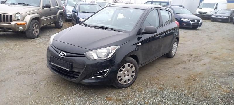 Schwarz Gebraucht 2013 Hyundai i20 Kleinwagen | 2.250 € (Guter Preis) - Bild 1/4