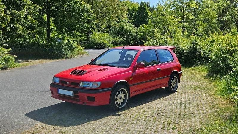Gebraucht Nissan Sunny 220 PS (161 kW) 1992 Rot Limousine