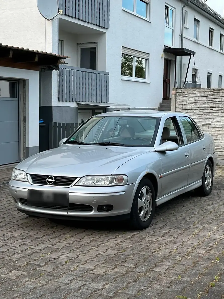 Gebraucht Opel Vectra 101 PS (74 kW) 2001 Silber Limousine