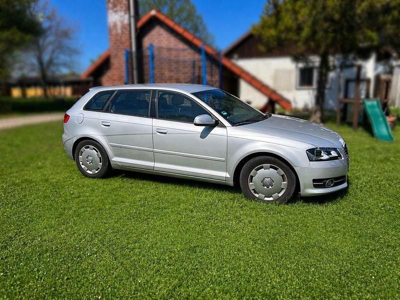 Usata Audi A3 Ambition 140 CV (102 kW) 2012 Argento Utilitaria