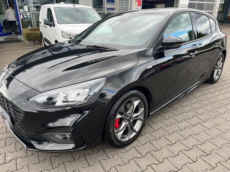Schwarz Gebraucht 2021 Ford Focus ST-Line X Limousine | 17.897 € (Etwas zu teuer) - Bild 1/4