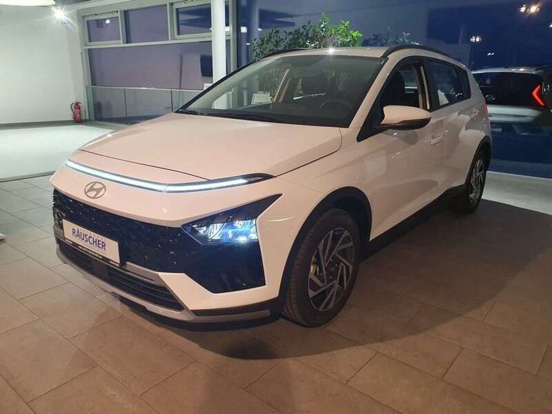 Atlas white Gebraucht 2024 Hyundai Bayon Trend SUV | 21.490 € (Fairer Preis) - Bild 1/4