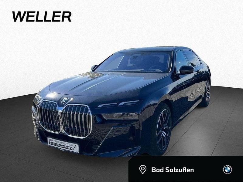 Carbonschwarz (schwarz) Gebraucht 2025 BMW 740 M Sport Limousine | 95.410 € (Guter Preis) - Bild 1/4