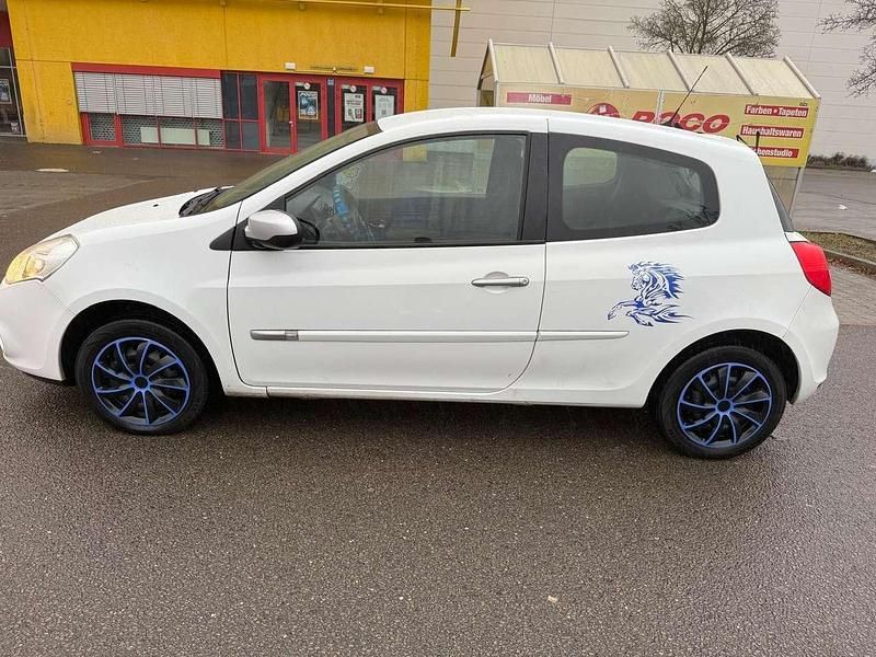 Gebraucht 2014 Renault Clio IV Collection Kleinwagen | 3.199 € (Fairer Preis) - Bild 1/4