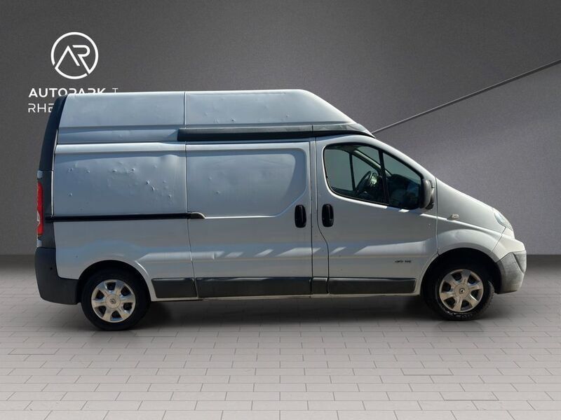 Gebraucht Renault Trafic 114 PS (83 kW) 2011 Weiß Van / Kleinbus