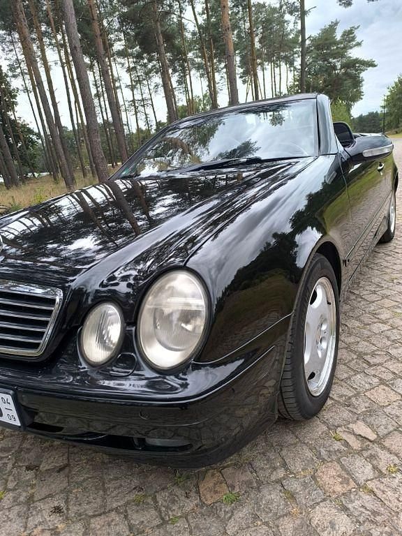 Schwarz Gebraucht 2002 Mercedes CLK320 Elegance Cabrio | 6.900 € (Fairer Preis) - Bild 1/4