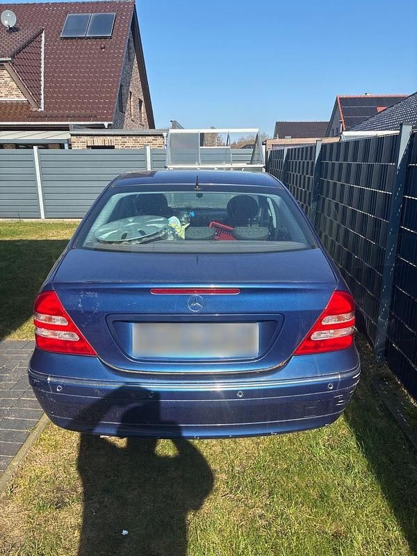 Gebraucht Mercedes C200 163 PS (119 kW) 2002 Blau Limousine