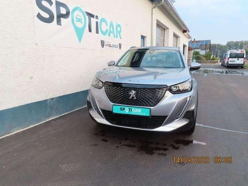 Grau Gebraucht 2022 Peugeot 2008 Allure SUV | 24.900 € (Teuer) - Bild 1/4