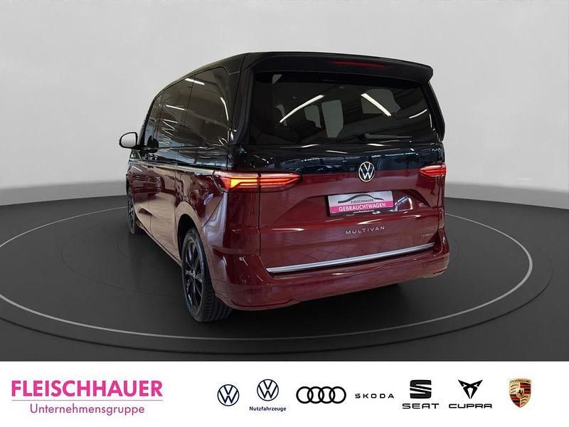 Second-hand VW Multivan Style 218 CP (160 kW) 2023 Negru Monovolum