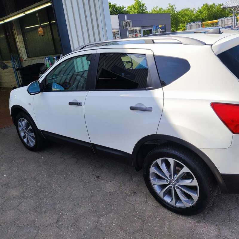 Weiß Gebraucht 2009 Nissan Qashqai SUV | 5.990 € (Guter Preis) - Bild 1/4