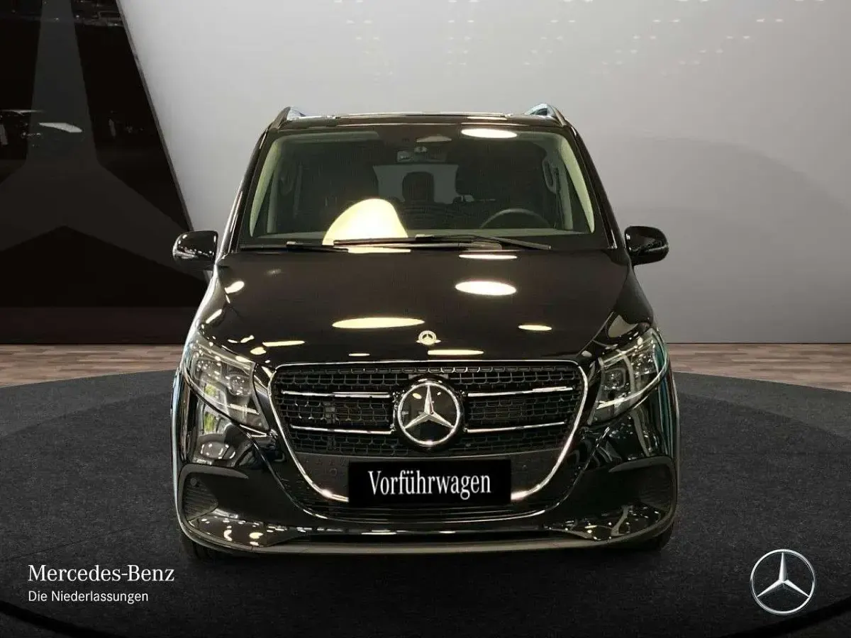 Gebraucht Mercedes V250 Style 190 PS (139 kW) 2024 Schwarz Van / Kleinbus